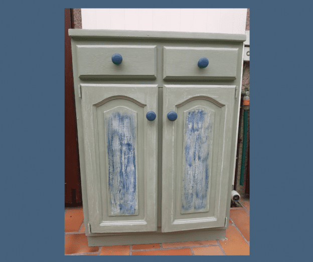 Petit meuble transformé